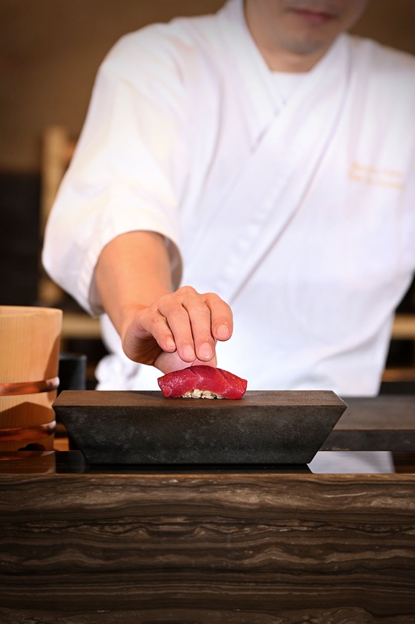 dining-SUSHIDAN-chef-Manto-1.jpg