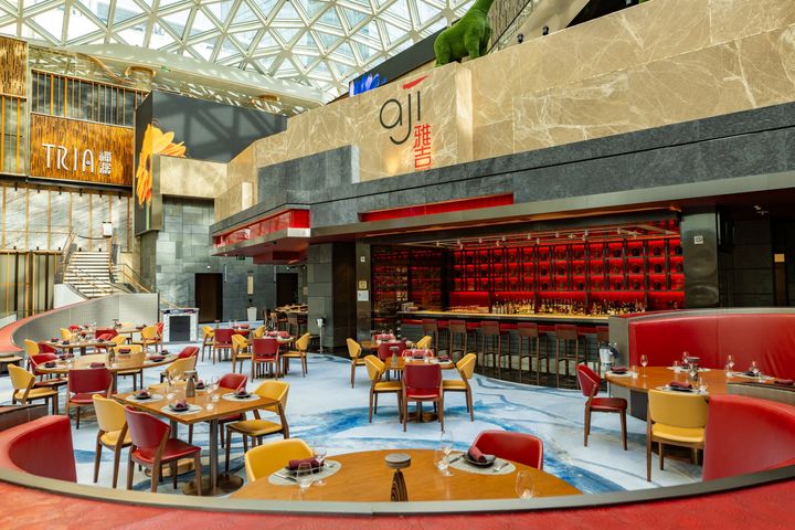 Aji, showcasing contemporary “Asian Bistronomy” concept, makes its debut on the list as the Black Pearl One Diamond Restaurant. 