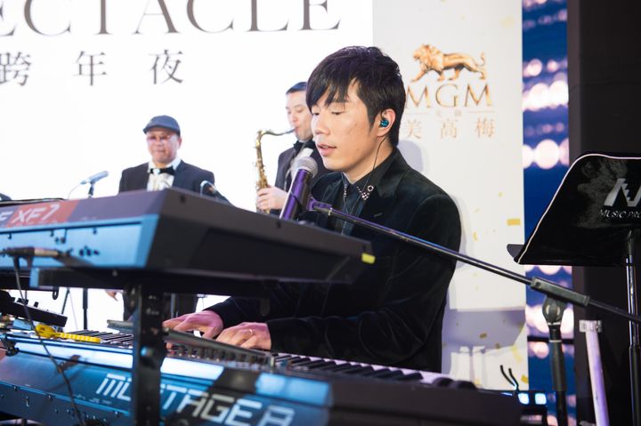 press release  mgm dress spectacle greet year 2020  20200101 countdown 02