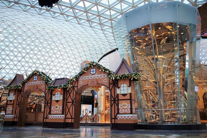 press release  mgm rings in the holiday season with unparalleled festivities  02a mgm rings in the holiday season with unparalleled festivities 1