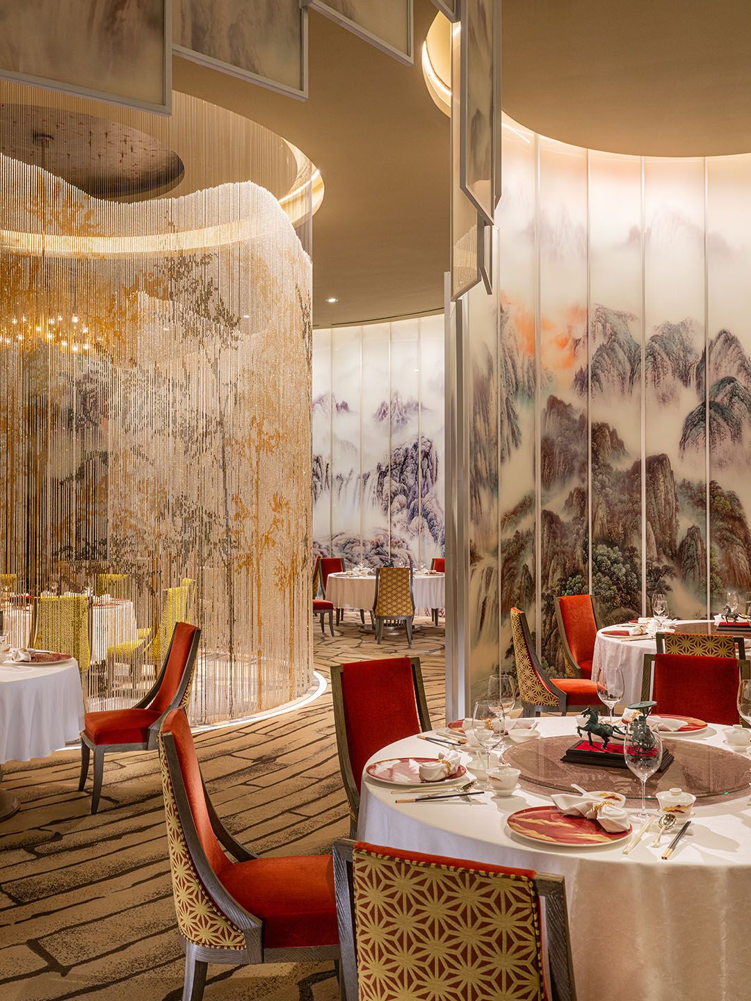MGM COTAI Five Foot Road
