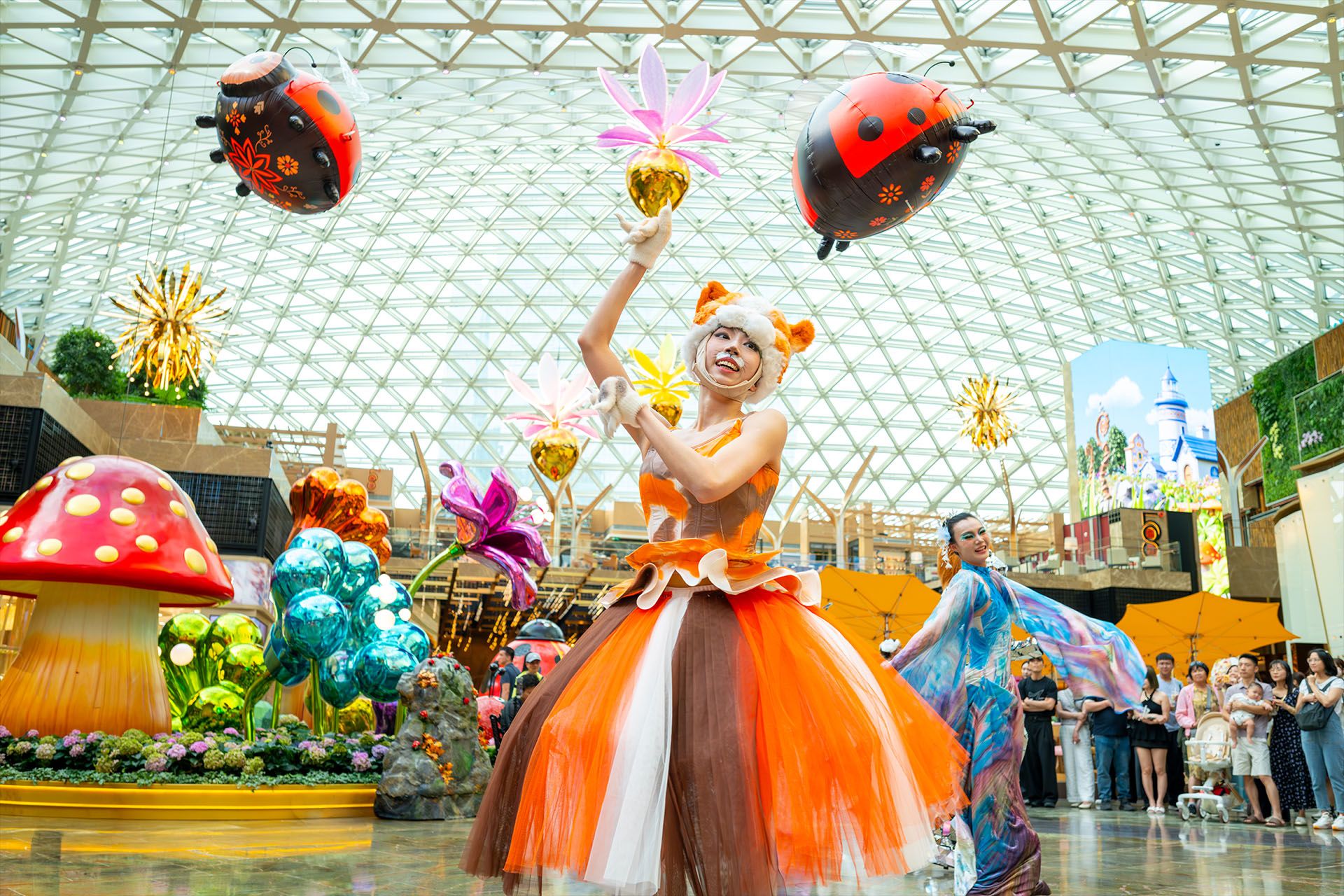 Garden Wonderland at The Spectacle in MGM COTAI combines live performances, whimsical garden-themed installations and immersive entertainment for visitors of all ages.
