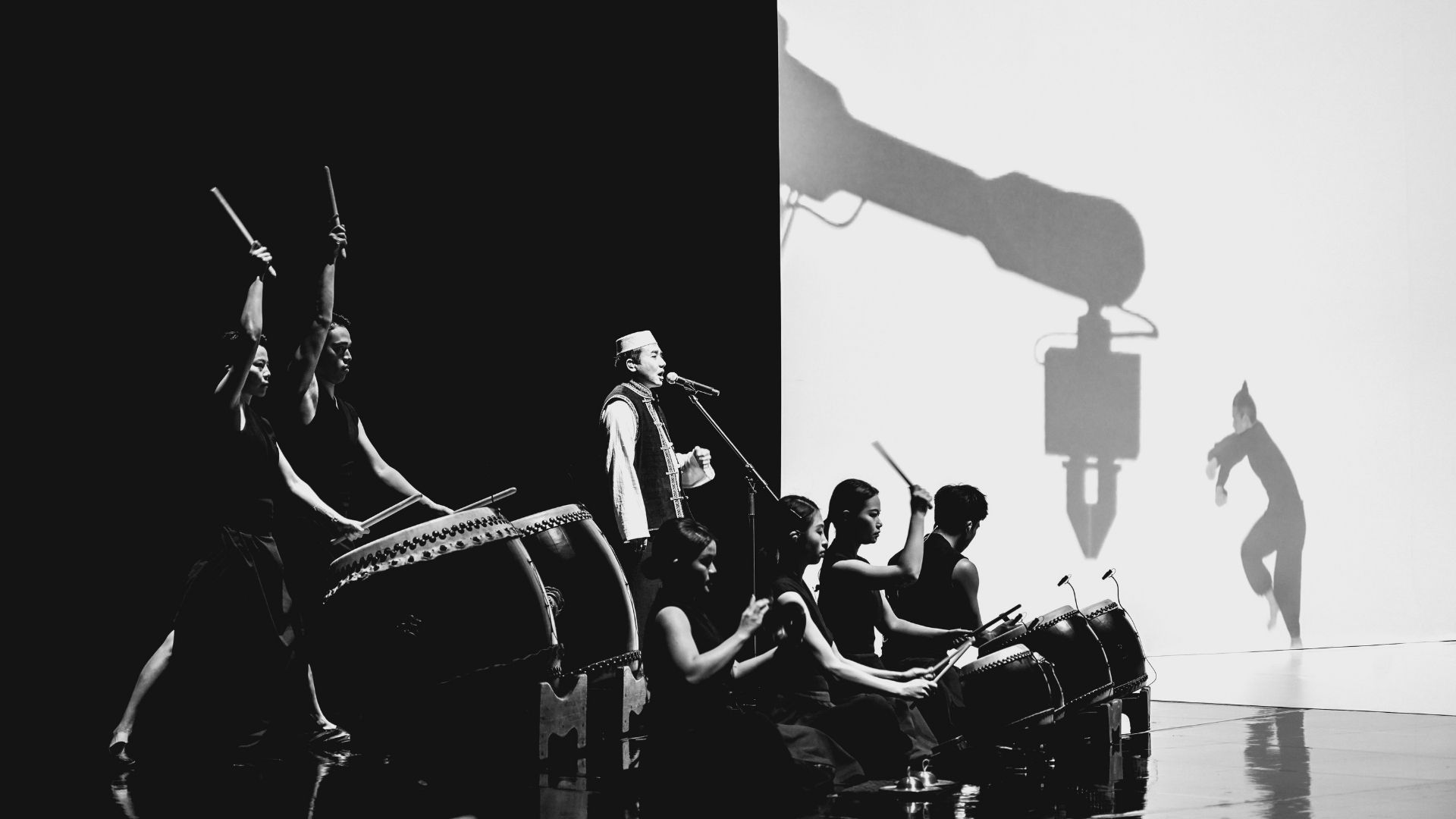 “Drumming | Shadows” in “MACAU 2049” combines traditional drumming, shadow imagery, and immersive stage technology to reimagine Chinese cultural heritage.