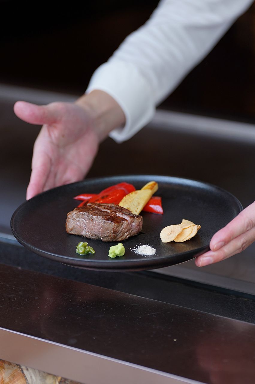 dining-Teppanyaki at G58-carousel-2.JPG
