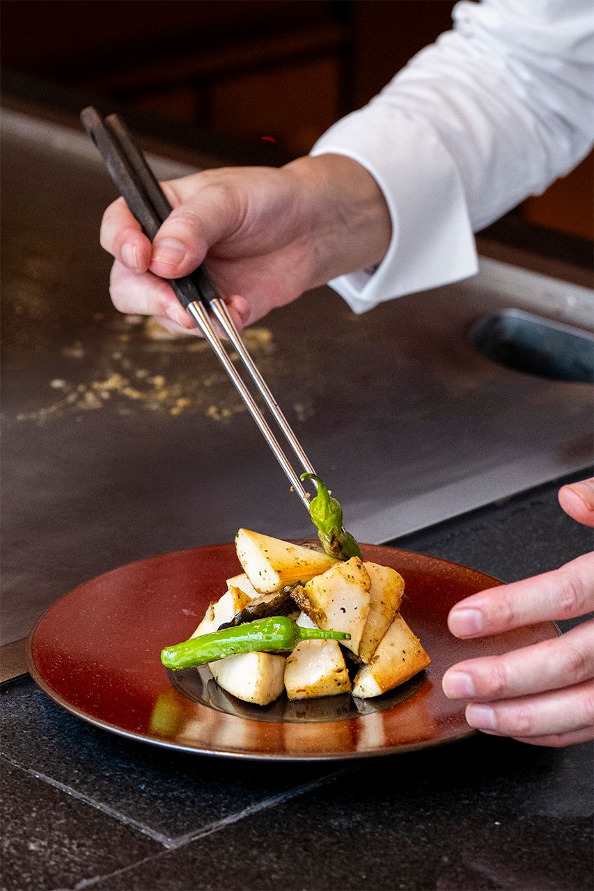 dining-Teppanyaki at G58-carousel-3.jpg