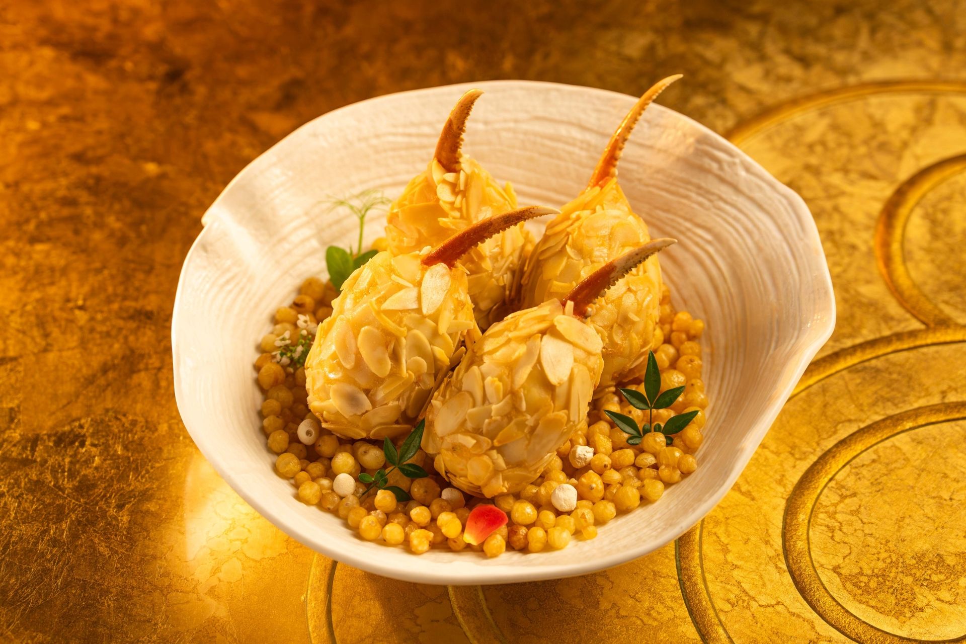 dining-crab-IC.jpg