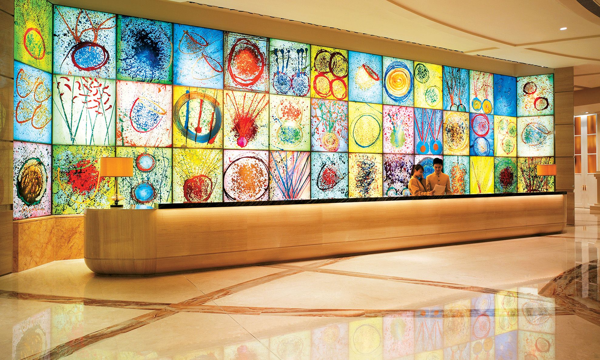 page--your-visit-guide-macau--visit-dale-chihuly-fiori-di-daradiso-drawing-wall-at-the-hotel-reception.jpg