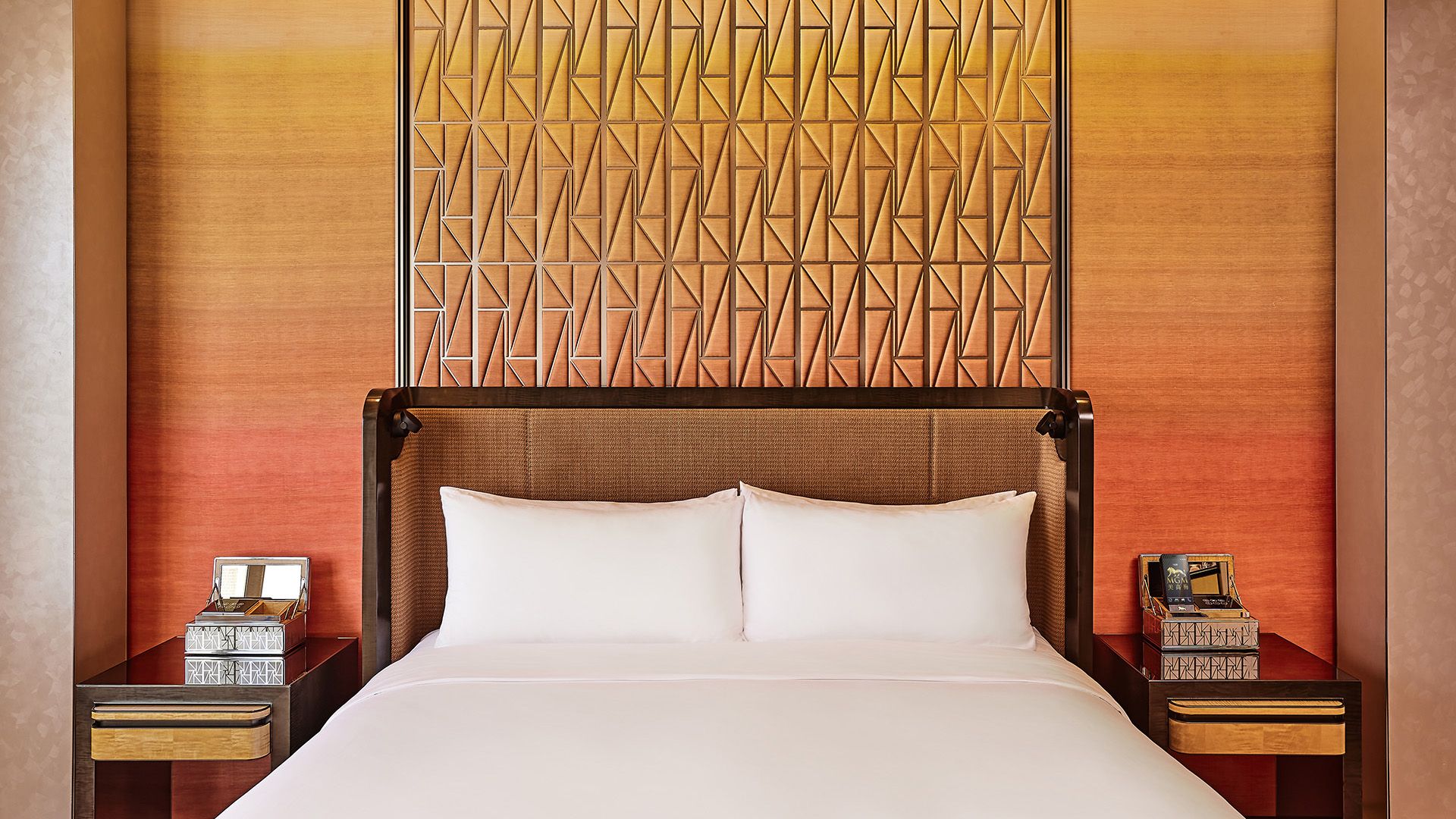 stay-cotai-MTower-ResortRoom-carousel-2.jpg