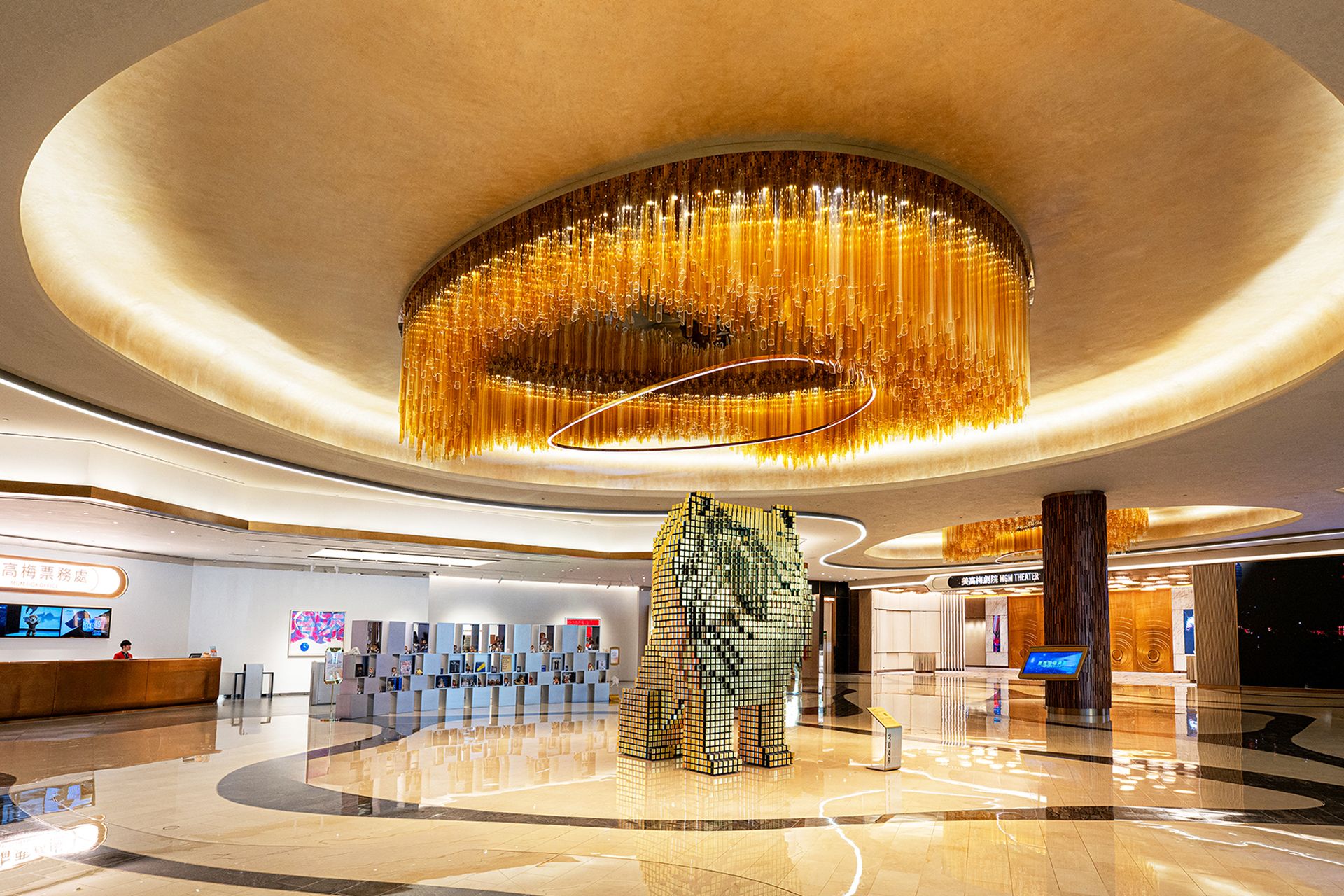 stay-cotai-landing-lion lobby.jpg